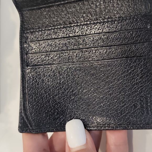 Authentic Gucci short wallet - Picture 8 of 12